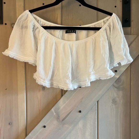 LIKE NEW FORE Ruffle Crop Blouse - Picture 2 of 8